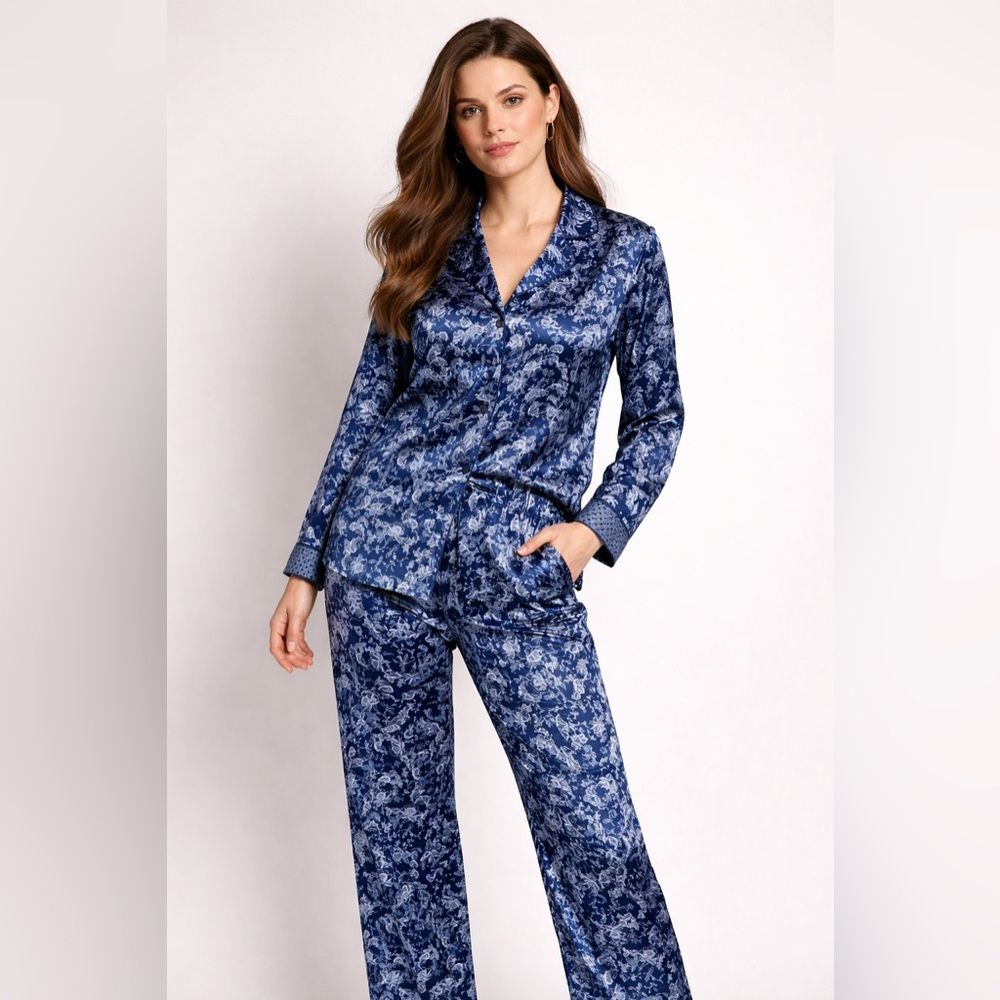 VTG Miss Elaine Pajama Set Women’s Small Blue Floral Long Sleeve Button Front